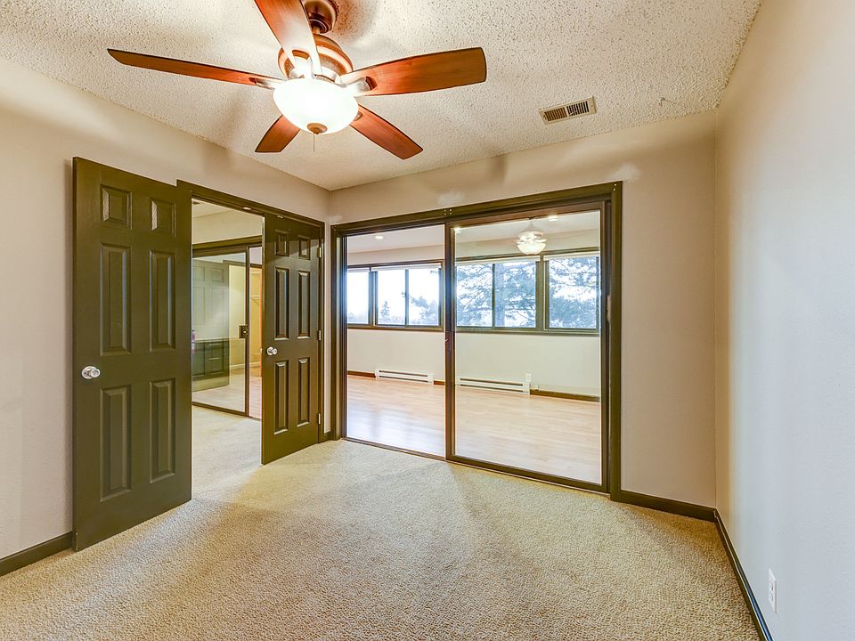 1536 Bradley Bedroom