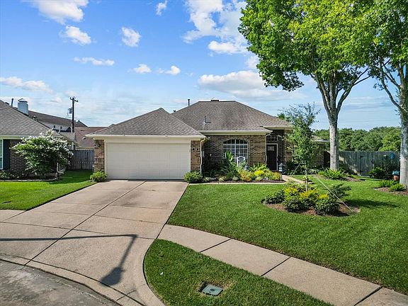 2nd image of 118 Mccarron Court