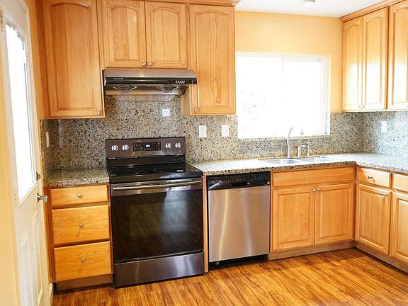 3rd image of 3208 Tenley Dr