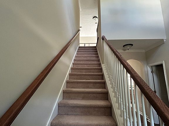 2nd image of 400 Creekside Dr