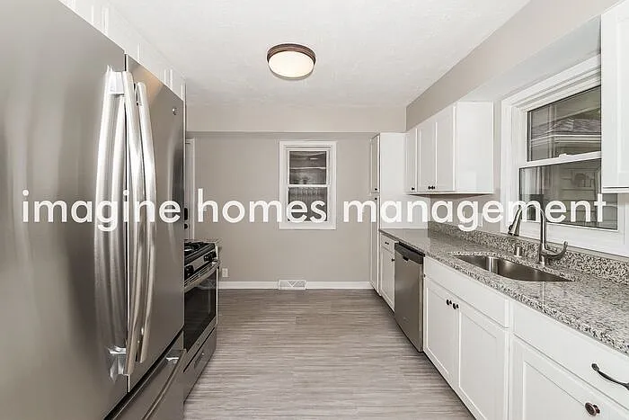416 E 101st St — Photo 5