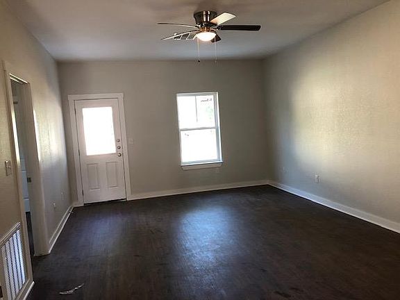4th image of 415 S Mesquite St #A