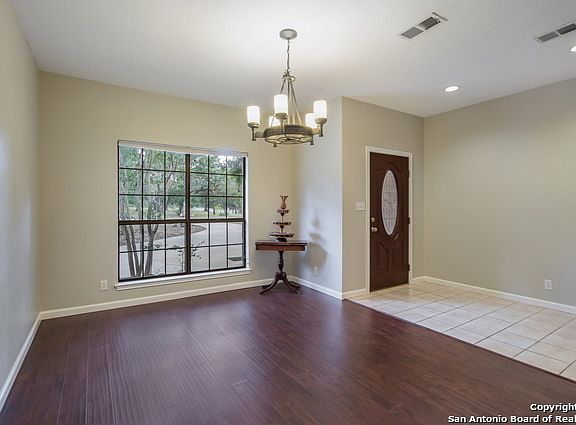 5th image of 14192 Antonio Dr