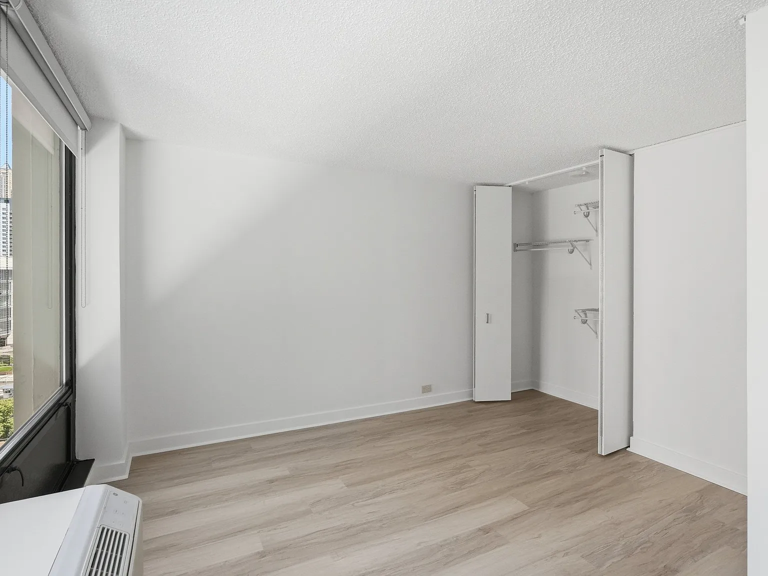 Lakeshore East 1-Bedroom Convertible - On The River — Photo 3