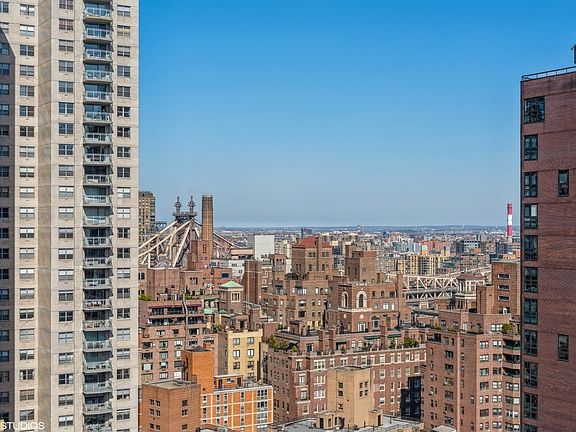 4th image of 400 E 54th St APT 30