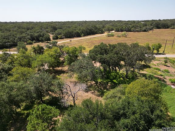 4th image of 7103 COUNTY ROAD 401
