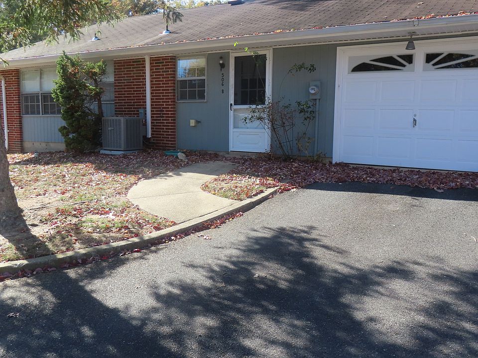 1st image of 506B Thornbury Ct