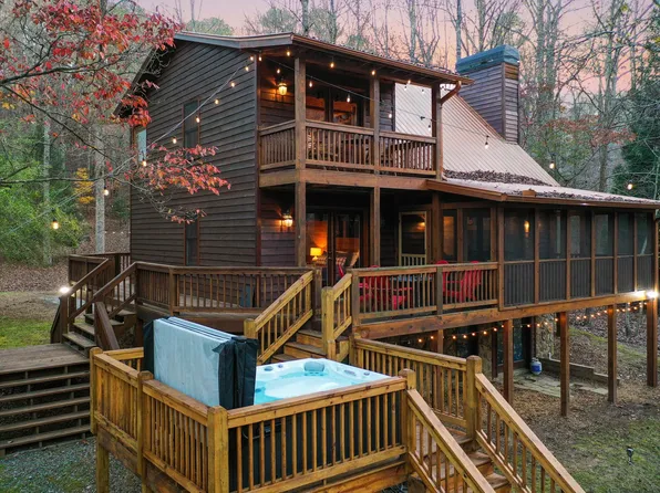 896 Navaho Way, Ellijay, GA 30540