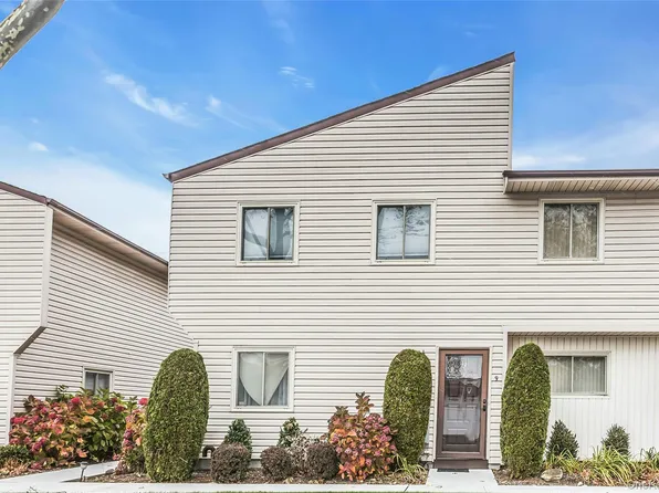 650 Newbridge Road #9, East Meadow, NY 11554