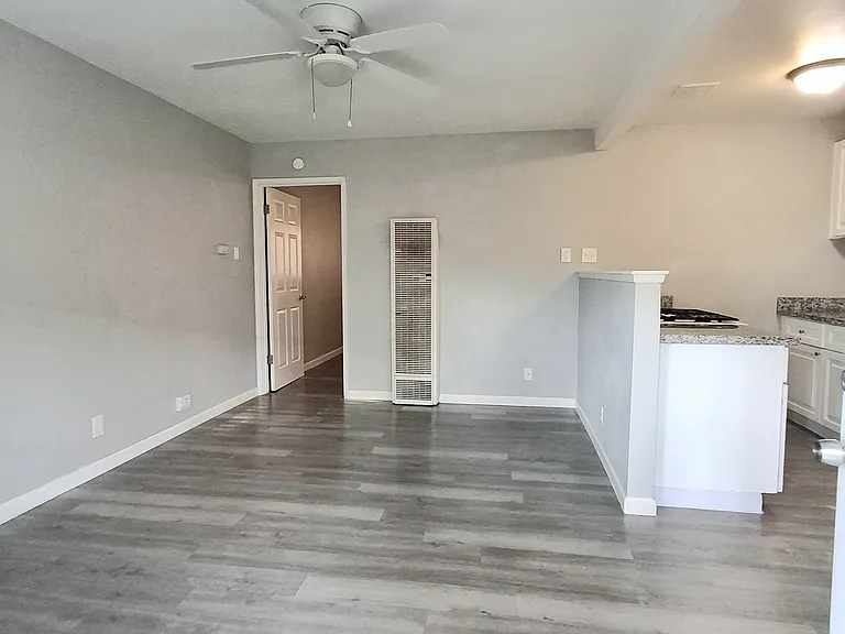 748 Lampasas Ave #4 — Photo 2