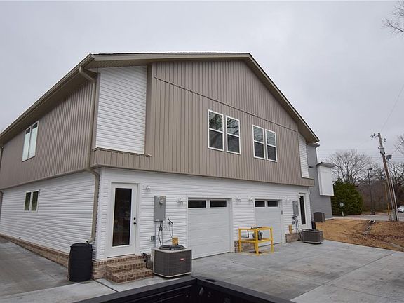 3rd image of 3023-3025 W Sandra St #1-2