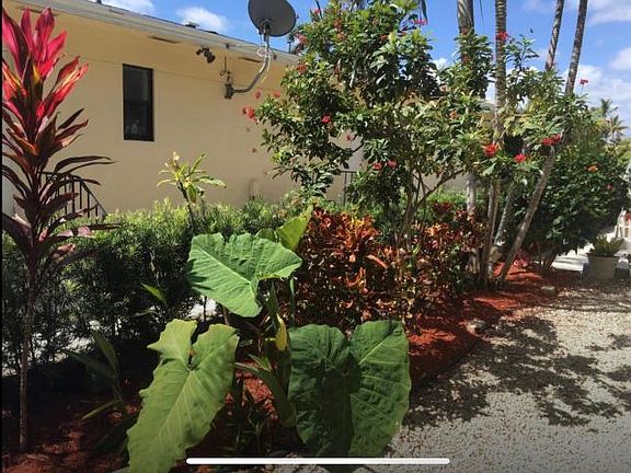 5th image of 122 S Lakeside Dr APT 2