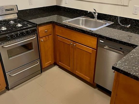 4th image of 1538 Filbert St #1