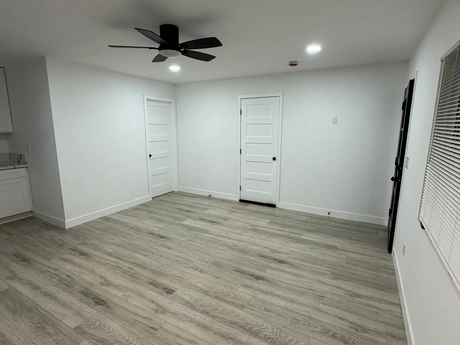 Studio, 450 sqft, $1,850 — Photo 4