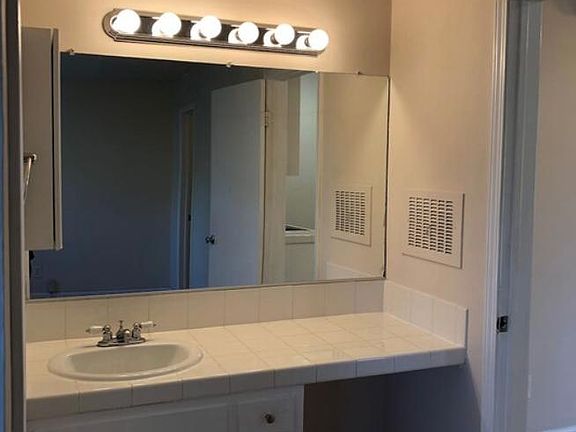 4th image of 2435 2nd St #1