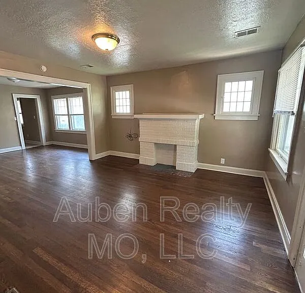 5405 Harrison St #2F — Photo 21
