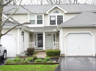 2976 Heatherwood Ct, Stow, OH 44224