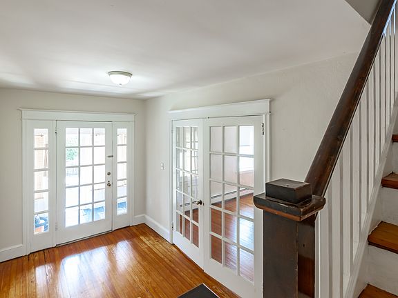 3rd image of 705 N Rodney St
