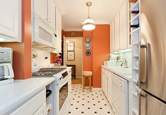 Sold by Sloane Square | media 4