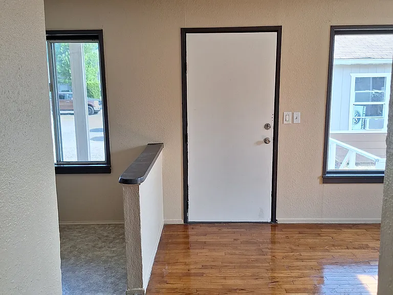 609 W Central Ave — Photo 2