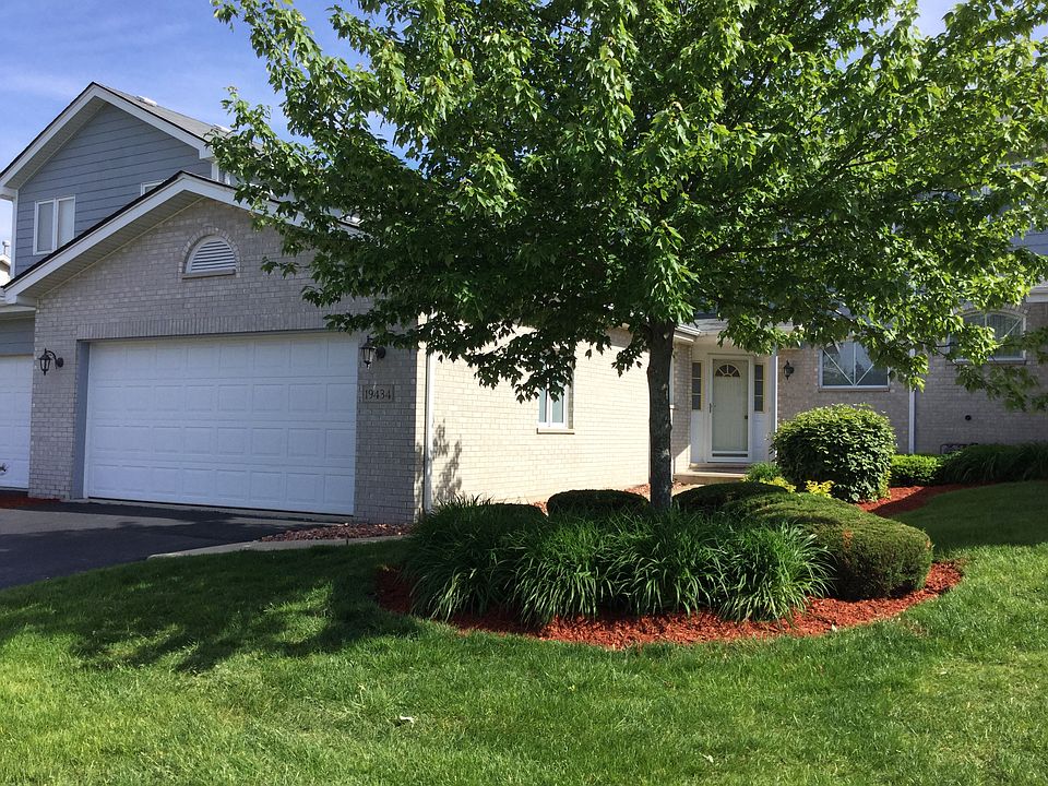 1st image of 19434 Cranfield Ln