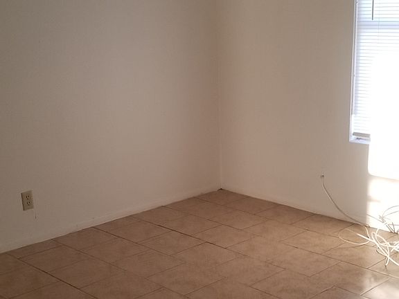 5th image of 4222 Woodmanor Dr APT 2