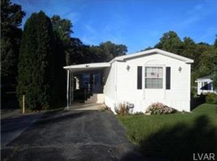 179 E Zimmer Dr, Walnutport, PA 18088