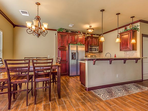 2nd image of 1004 Summer Hill Dr