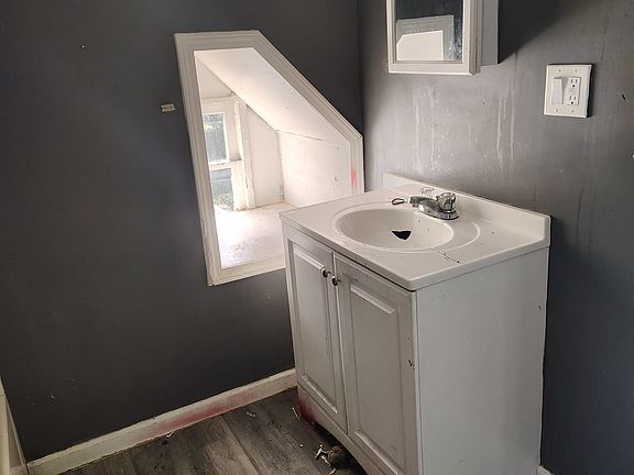 3rd image of 55 Lewis St #2