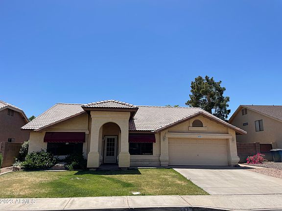 2nd image of 537 W SIERRA MADRE Avenue