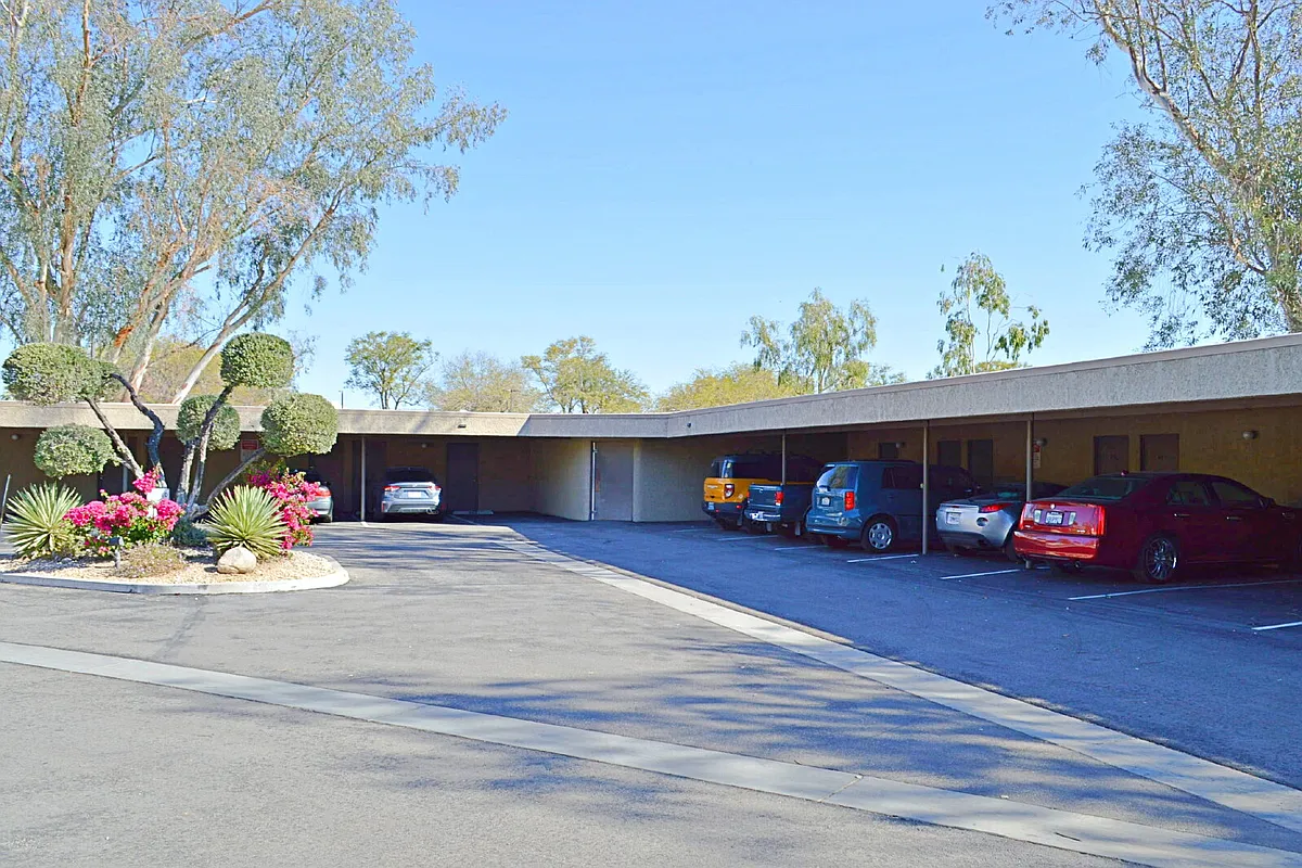 Building Photo - 433 Bradshaw Ln #53