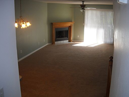 4th image of 395 Madeira Cir