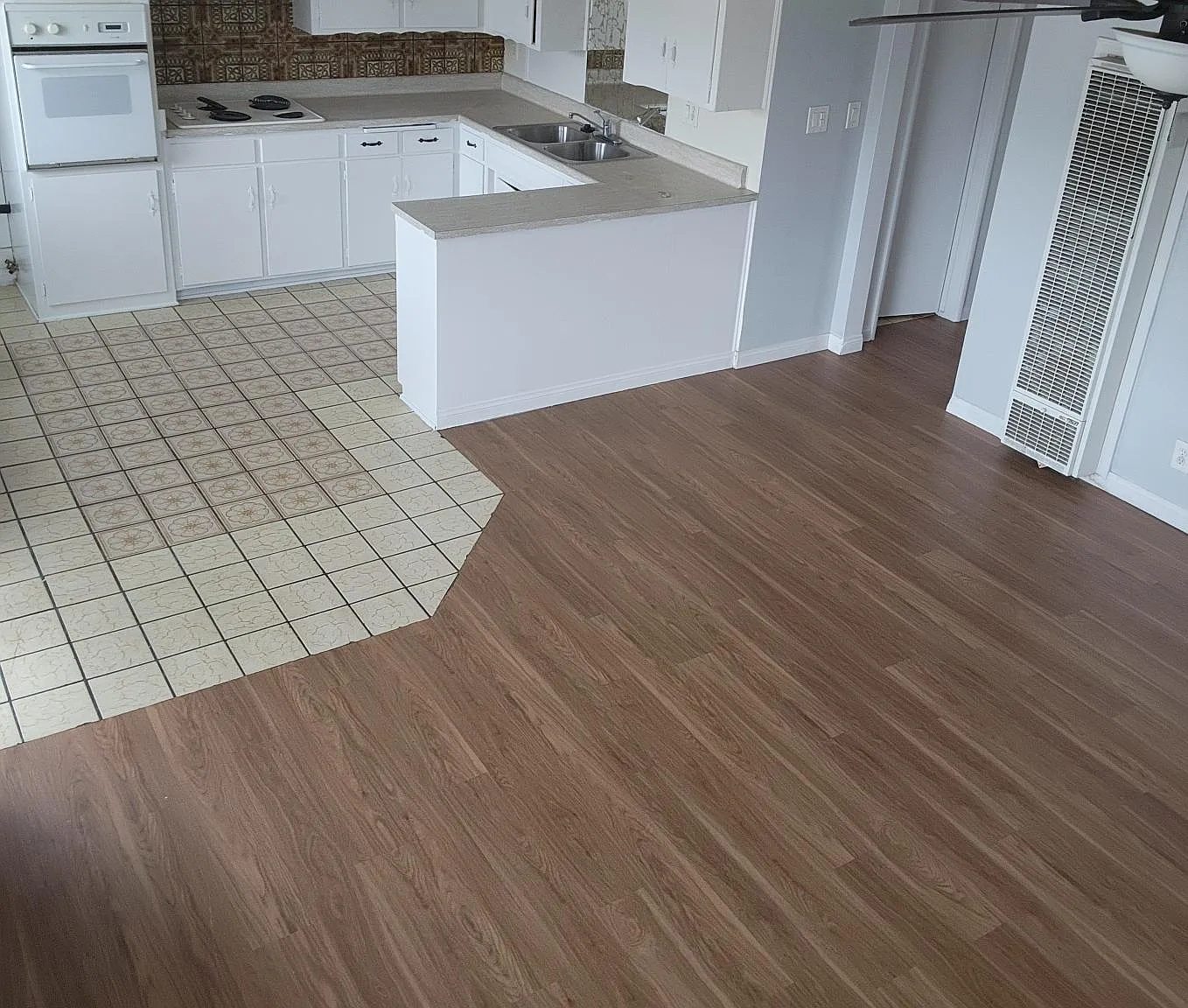 2 bed, 736 sqft, $1,900 — Photo 1