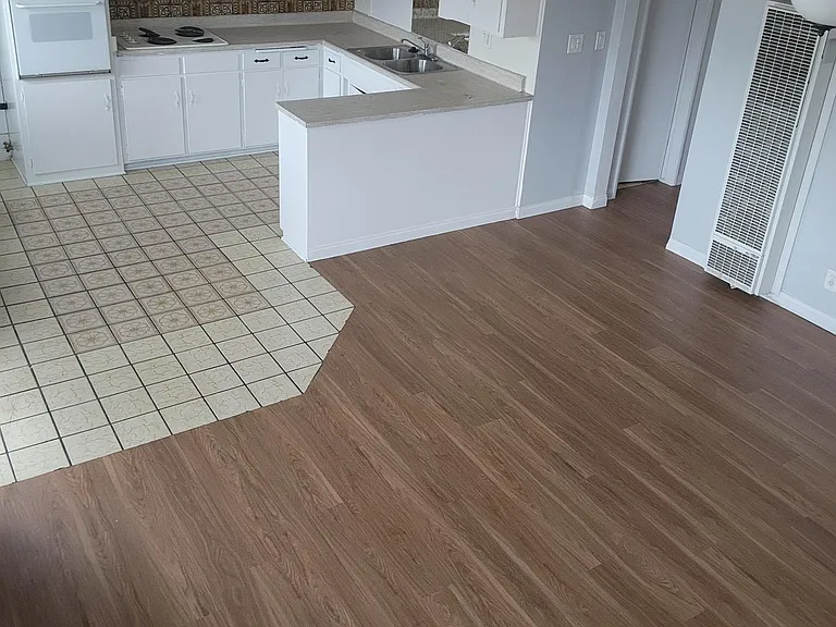 8867 Laurel Ave — Photo 1