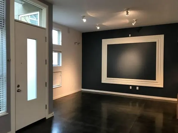 2800 Mandela Pkwy, Oakland, CA 94608