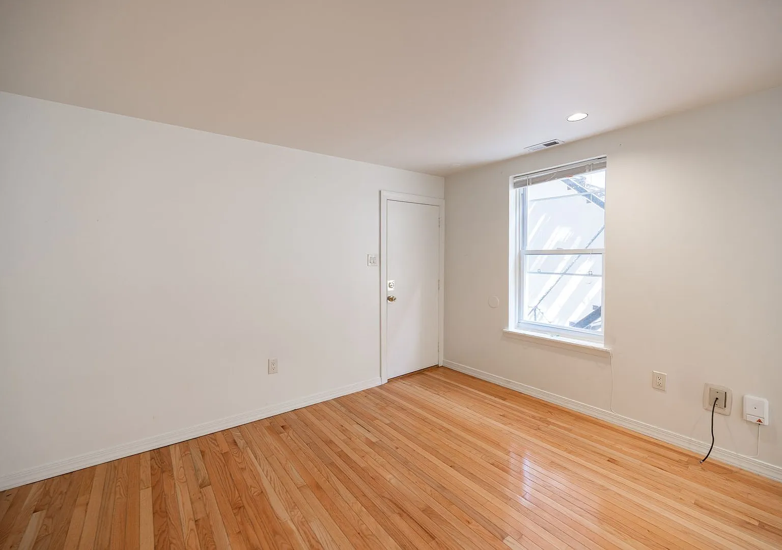 1728 Green Street — Photo 4