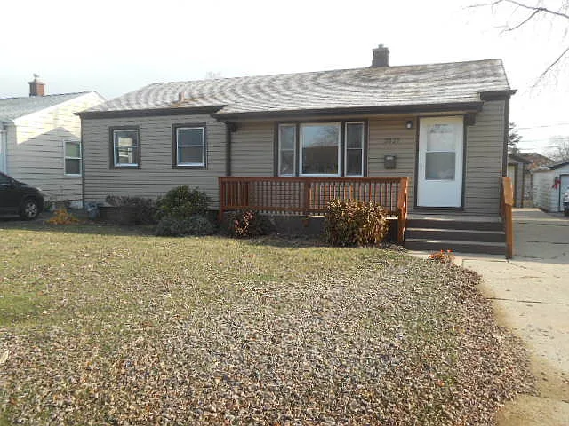 3037 Fairview Ave photo 1
