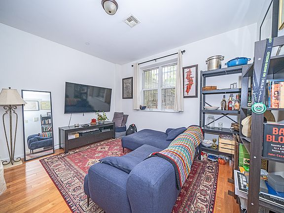 4th image of 185 Clifton Pl APT 1R