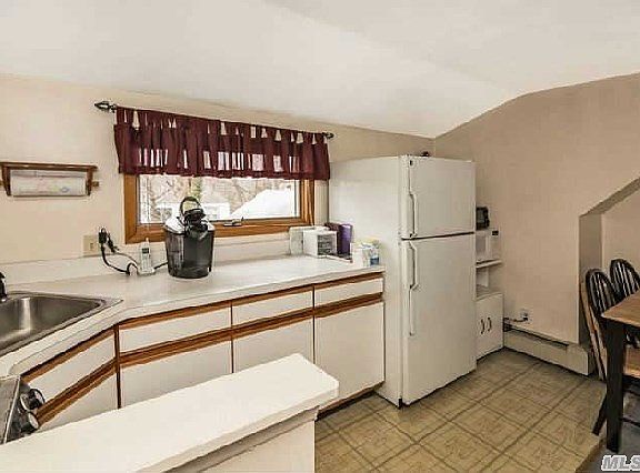 4th image of 236 Elwood Rd
