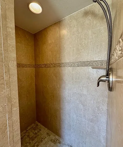 910 SW 3rd Ave — Photo 18