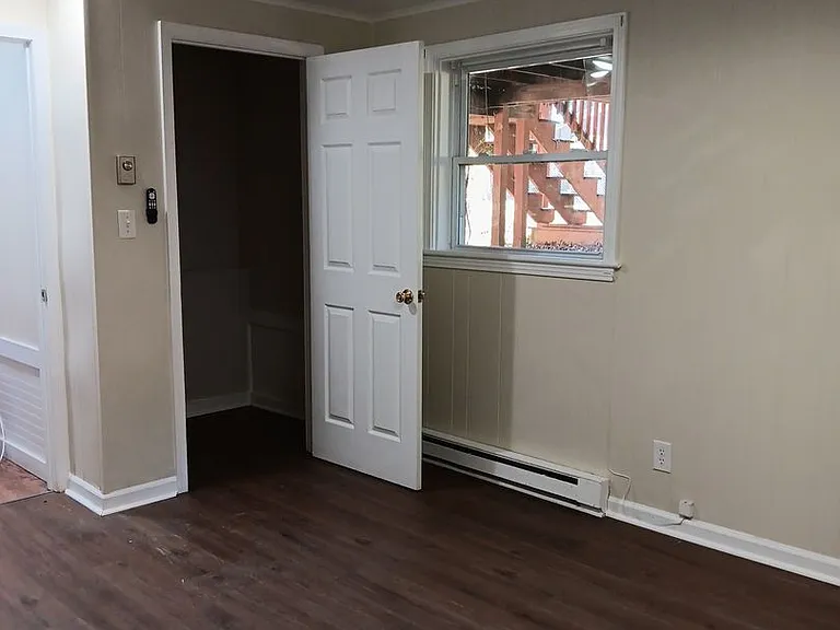 110 Middlesex Dr — Photo 37