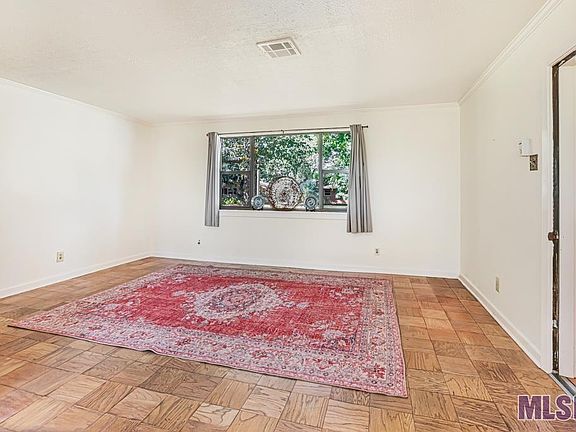 5th image of 834 Highland Park Dr
