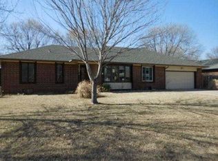 2307 N Winstead Cir, Wichita, KS 67226