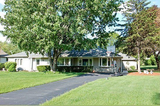 1st image of 1724 Acacia Ln