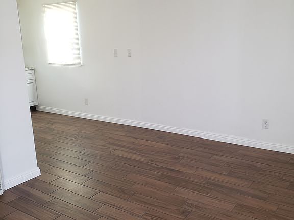 3rd image of 820 W Imperial Hwy APT 4