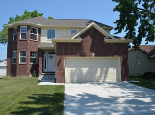 70 Cloveridge Ave, Troy, MI 48084