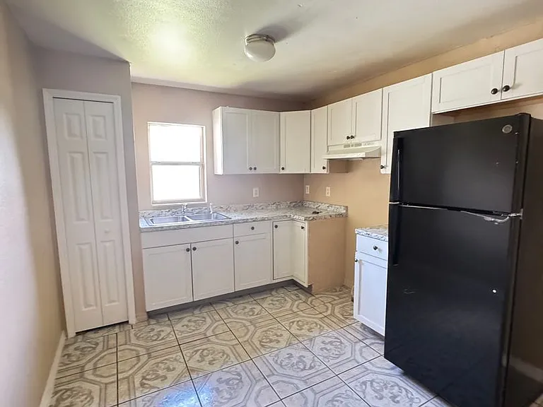 318 Ronnie Cir — Photo 5