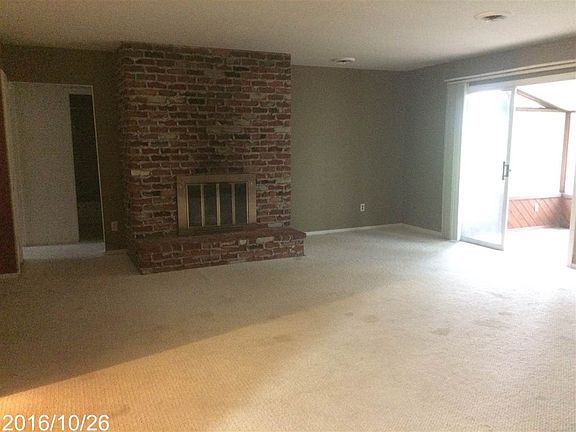 5th image of 7820 Greenbank Ct