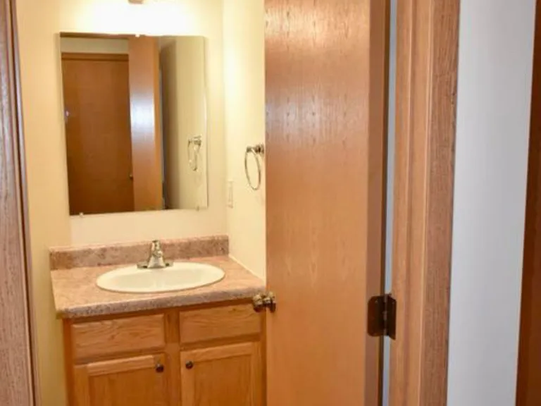 1510 Greyrock Ln — Photo 5