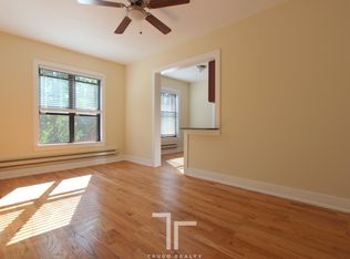 2902-3 N Mildred Ave #3E, Chicago, IL 60657
